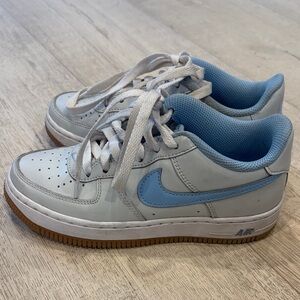 Nike Light Blue and White Low-Top Shoes